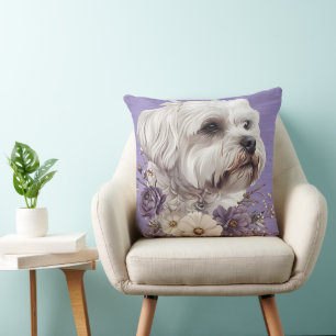 COJÍN DECORATIVO PERRO PEQUEÑO MALTÉS CULTIVADO CON FLORES PURPLE