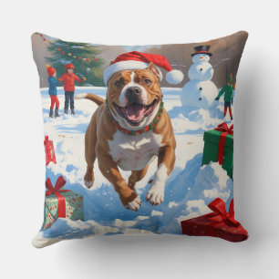 Cojín Decorativo Perro Pitbull corriendo en Nieve con Gorra de Navi