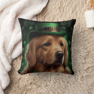 Cojín Decorativo Perro recuperador de oro en el Día de San Patricio