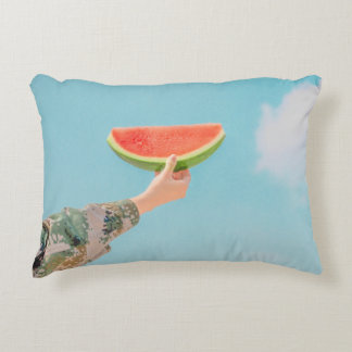 Cojín Decorativo Person holding sliced watermelon