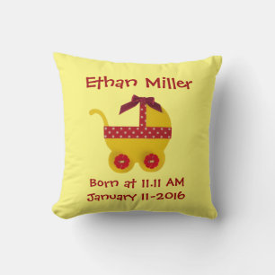 Cojín Decorativo Personaliza, amarillo brillante, cochecito rojo