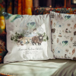Cojín Decorativo Personalizada la enfermería de Woodland Aurora<br><div class="desc">Trae la magia de las auroras boreales a la guardería de su bebé con este encantador Cojín decorativo personalizado Woodland Aurora. Esta bonita almohada ilustrada presenta una serena escena boscosa con un original aurora boreal, cascarillas lúdicas y un suave yak, creando un ambiente de libro de cuentos. Perfecto para añadir...</div>
