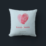 Cojín Decorativo PERSONALIZADO CUSHION simple huella dactilar parej<br><div class="desc">Un diseño muy "de moda" con dos huellas dactilares entrelazadas para crear un corazón - el regalo de la pareja perfecta ya sea por su boda, aniversario o simplemente porque... Configurar como plantilla es sencillo para usted agregar sus propios detalles, o pulsar el botón personalizar y puede añadir o cambiar...</div>