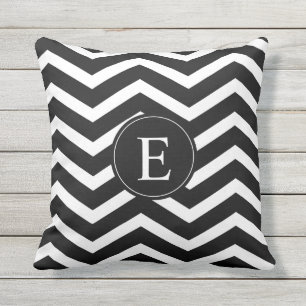 Cojín Decorativo Personalizado de cheurón negro y blanco