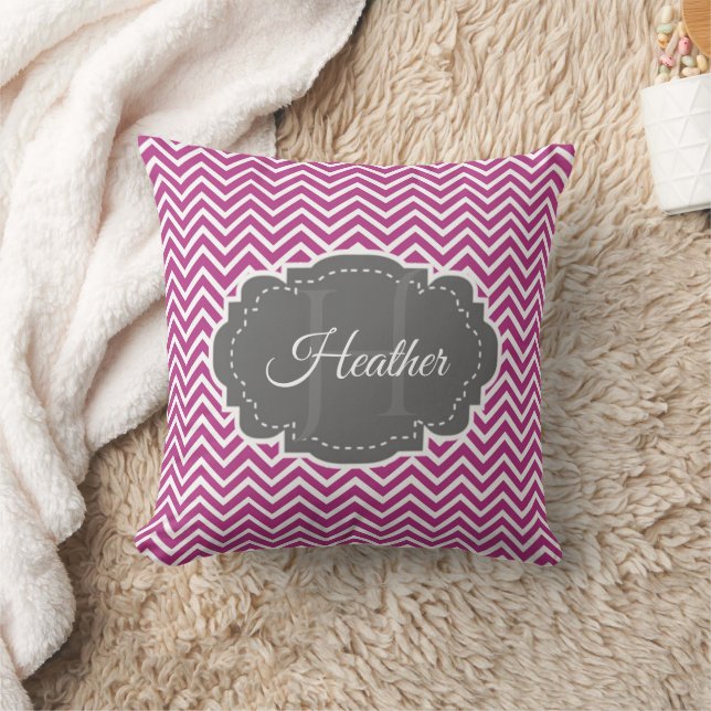 Cojín decorativo personalizado de Magenta Chevron (Manta)