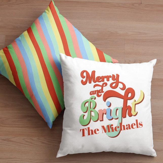 Cojín Decorativo Personalizado de Navidades merry y Bright (Merry and Bright custom throw pillow.)