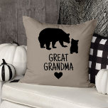 Cojín Decorativo Personalizado Gran Abuela Regalo Abuelo Abuelo<br><div class="desc">¿Buscando el regalo perfecto para esa abuela especial en tu vida? No busque más que nuestro regalo personalizado de la bisabuela - personalizado de oso arrojar almohadas con nombres! Estas almohadas suaves y cariñosas son una manera maravillosa de mostrar tu aprecio por todo lo que ha hecho por ti, y...</div>