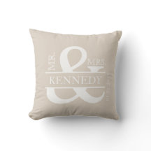 Personalizado Monograma Keepsake Boda Pillow