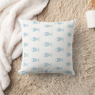 Cojín Decorativo Pescado en franja azul nautica en blanco