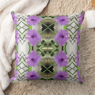 Cojín Decorativo Petunias Mexicanas y Enrejado