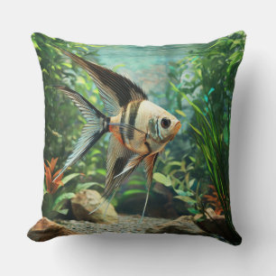 Cojín Decorativo Pez ángel nadando en acuario de agua dulce