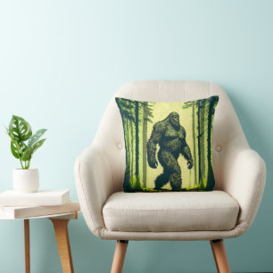 Cojín Decorativo Pie Grande Sale a Caminar por un Bosque Sasquatch