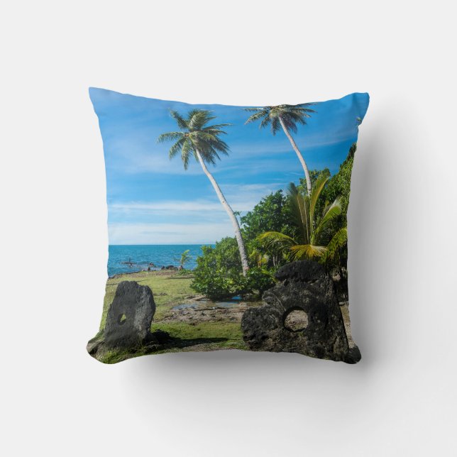 Cojín Decorativo Piedras Rai En La Isla Yap (Anverso)