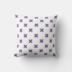Cojín Decorativo Pies cruzados ultravioletas sobre blanco