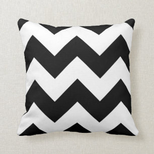 Cojín Decorativo Pilar Chevron con zigzag blanco y negro