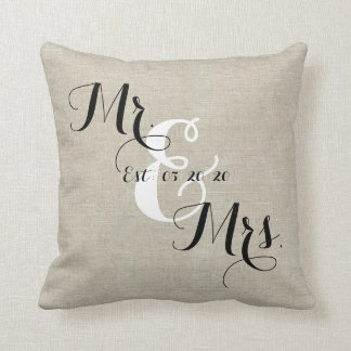 Cojín Decorativo Pilar de matrimonio personalizado ruso Sr. y Sra.