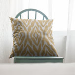 Cojín Decorativo Pilar del patrón de ikat amarillo y blanco de most<br><div class="desc">Diseño de patrón de ikat amarillo y blanco mostaza arrojar almohada. El ikat es un tipo de tejido que utiliza métodos específicos de tejido (la palabra significa "atar" o "atar" en indonesio) y un método de inmersión similar al de morir con corbata. ¡Este es un diseño falso de ikat que...</div>