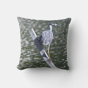 Cojín Decorativo Pillow de garza peronera con corona amarilla