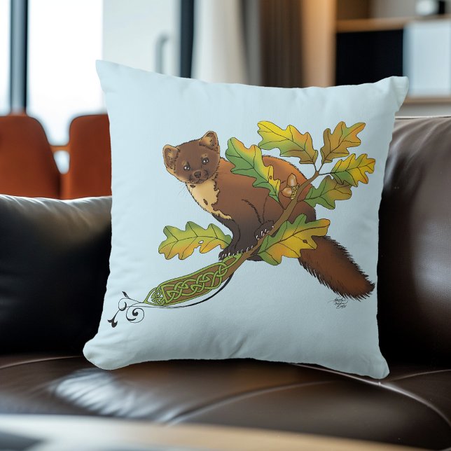 Cojín Decorativo Pine Marten Autumn Leaves (Subido por el creador)