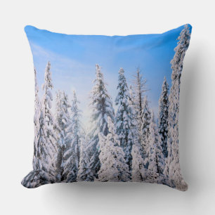 Cojín Decorativo Pinos del País de las Maravillas de Invierno en la