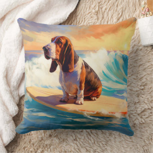 Cojín Decorativo Pintura de Basset Hound Surfing en la Playa