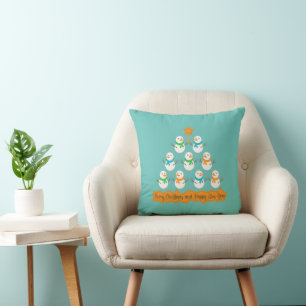Cojín Decorativo Pirámide de árboles de Navidad hecha de muñecos de