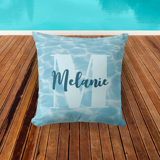Cojín Decorativo Piscina azul monograma personalizada Moderna (Subido por el creador)