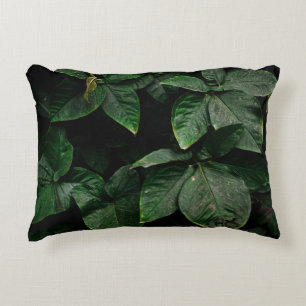 COJÍN DECORATIVO PLANTA VERDE EN FOTOGRAFÍA CENTRAL