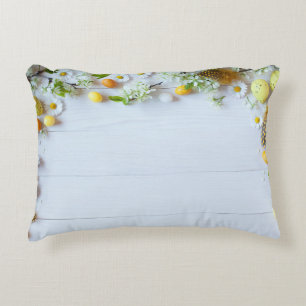 Cojín Decorativo Pluma de cerezo de Pascua: Huevos Amarillos.