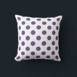 Cojín Decorativo Polka ultravioleta sobre blanco<br><div class="desc">El color de Pantone del año 2018 es ultra violeta.</div>