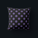 Cojín Decorativo Polka ultravioleta sobre negro<br><div class="desc">El color de Pantone del año 2018 es ultra violeta.</div>