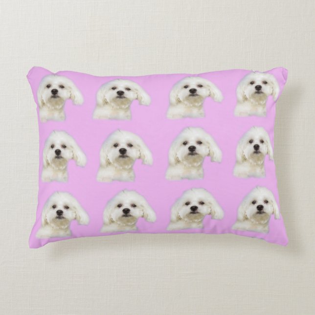 Cojín Decorativo Popa maltesa en rosa (Anverso)