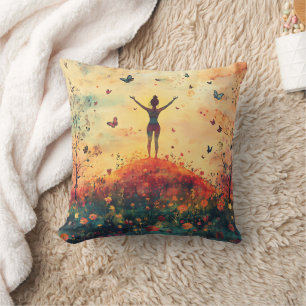 Cojín Decorativo Prado de la puesta de sol meditación con mariposas