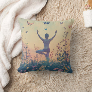 Cojín Decorativo Prado de la puesta de sol Meditación con mariposas