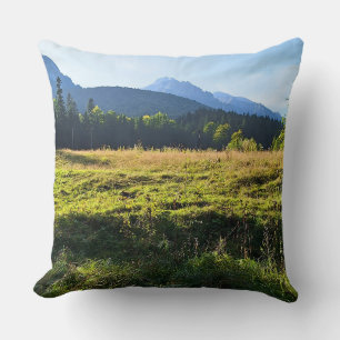 Cojín Decorativo Prado de Montaña Verde – Naturaleza Salvaje Rumani
