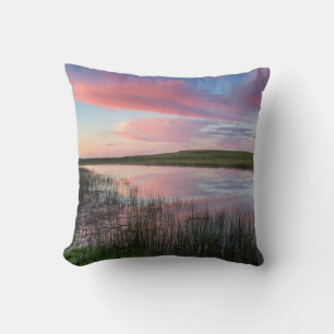 Cojín Decorativo Prairie Pond Refleja Brillantes Nubes De Amanecer