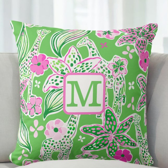 Cojín Decorativo Preppy Giraffes Lily Pink Green Monograma (Subido por el creador)