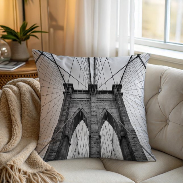 Cojín Decorativo Primer plano arquitectónico del puente de Brooklyn (Subido por el creador)