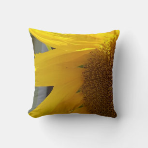 Cojín Decorativo Primer plano de girasol amarillo