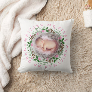 Cojín Decorativo Primera Navidad como abuela de color rosa