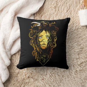 Cojín Decorativo Princesa abrazada por un cuervo