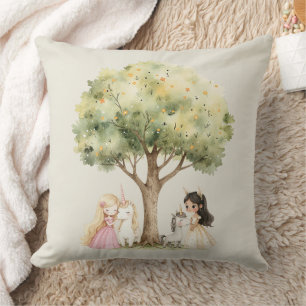 Cojín Decorativo Princesa de Cuento de Hadas en Acuarela Caprichosa