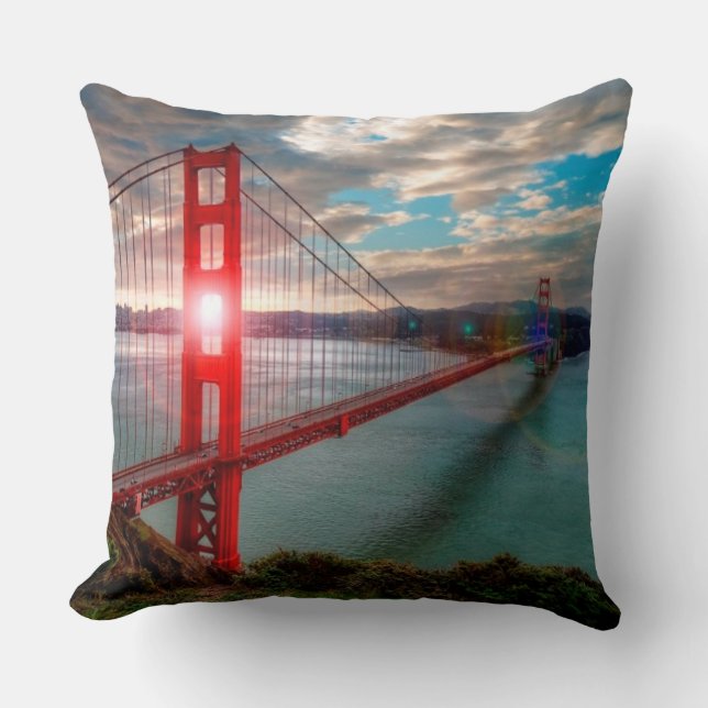 Cojín Decorativo Puente Golden Gate con Sun que brilla a través (Anverso)