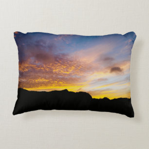 Cojín Decorativo Puesta de sol ardiente del Cabo Verde con cielo ab