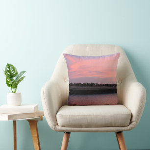 Cojín Decorativo Puesta de sol caribeña rosa sobre mar en calma 1