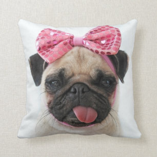 Cojín Decorativo Pug con arco rosado