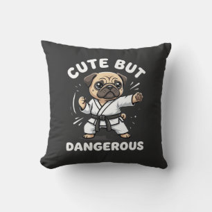 Cojín Decorativo Pug de karate lindo pero peligroso