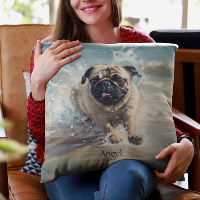 Cojín Decorativo Pug feliz en el personalizable de la playa (Subido por el creador)