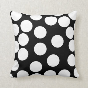 Cojín Decorativo Puntos grandes en blanco y negro.