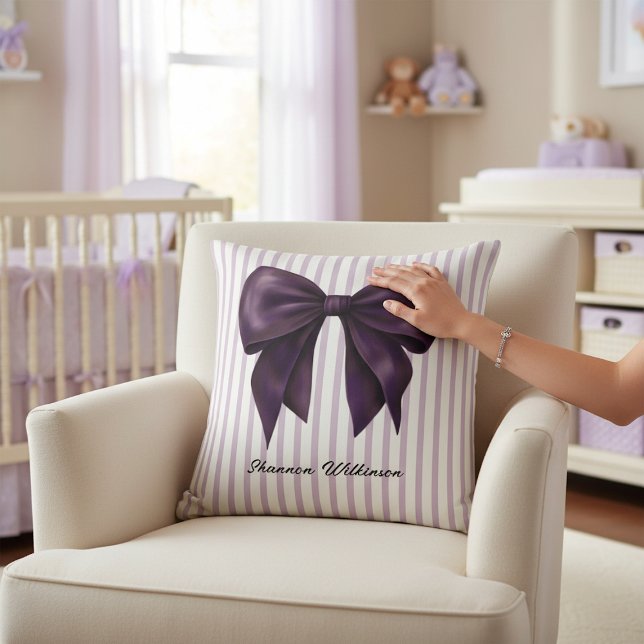 Cojín Decorativo Purple Bow Stripe Personalized Throw Pillow (Subido por el creador)